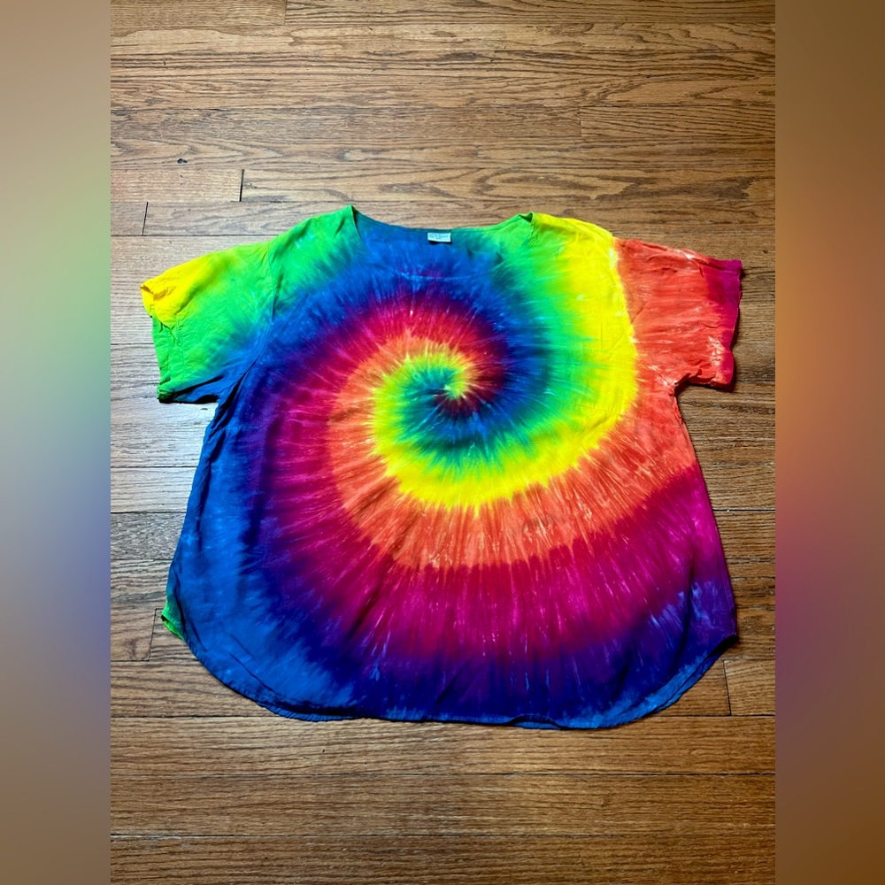 Soft and Vibrant Dharma Trading co too size XXL